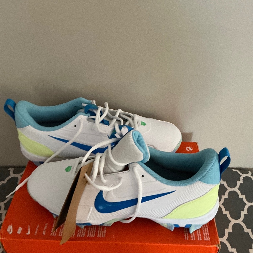 Brand new Nike  FORCE TROUT 9 KEYSTONE SIZE 11never worn box no top